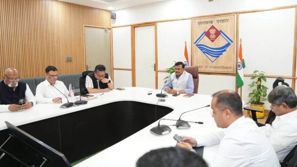 अप्रैल माह तक अनिवार्य रूप से आयोजित की जांय जिला योजना समितियों की बैठकें: मुख्य सचिव